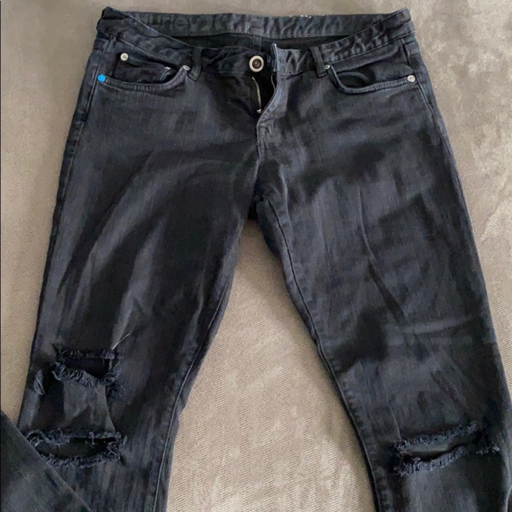 Black distressed low rise